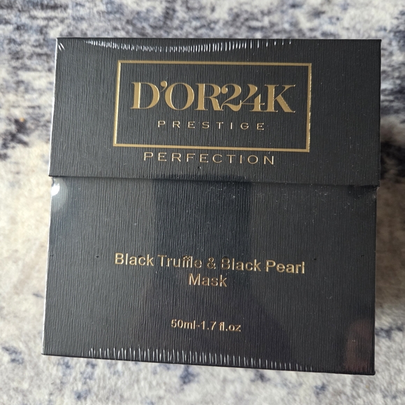 D'OR24K Black Truffle & Black Pearl Mask